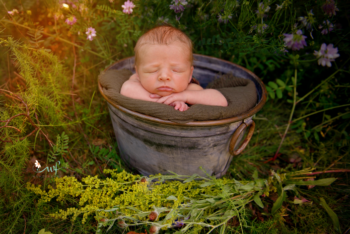 wunderbare-fotos-studio-fotografin-newborn-baby