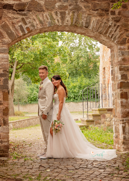 Hochzeitsfotografie Magdeburg – Brautpaar Emotionales Brautpaarfoto bei einer Hochzeit in Magdeburg